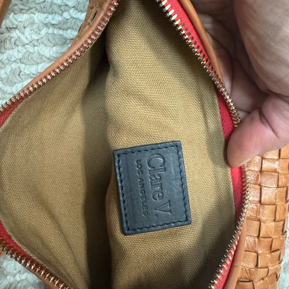Clare v petit moyen Woven Tan Leather bag - Picture 7 of 10
